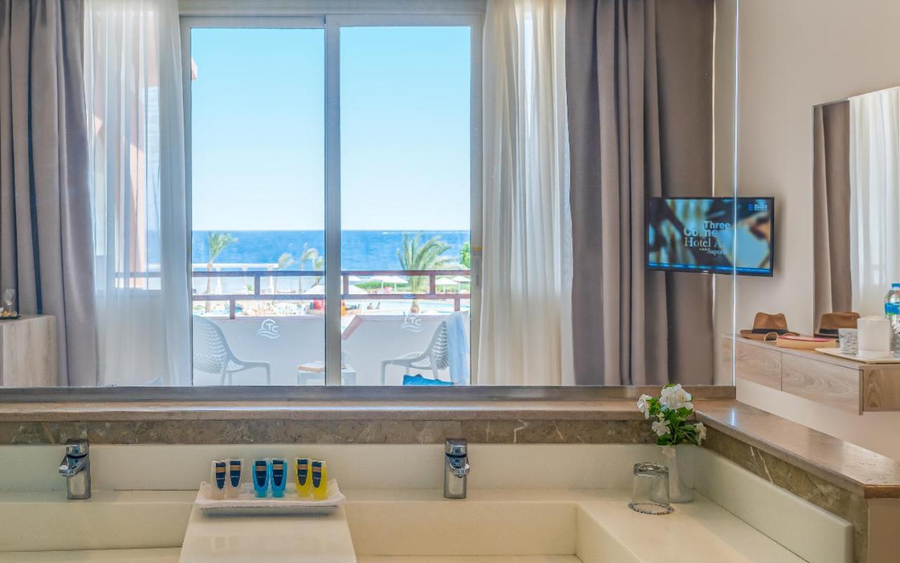 Three Corners Equinox Курортний комплекс 4*