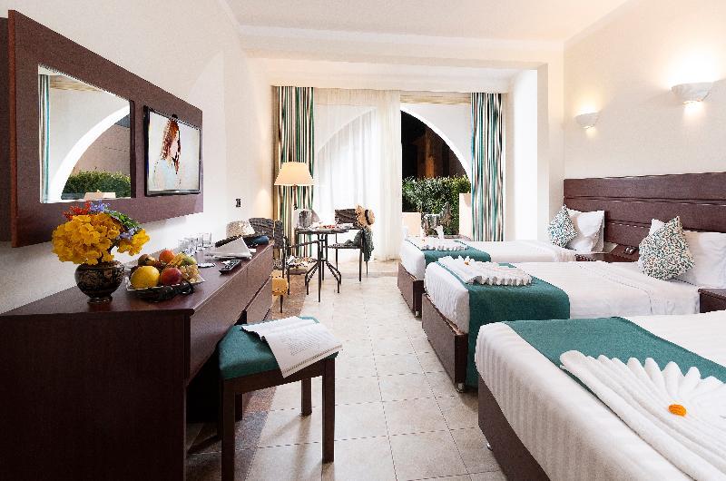 Three Corners Equinox Курортний комплекс 4*